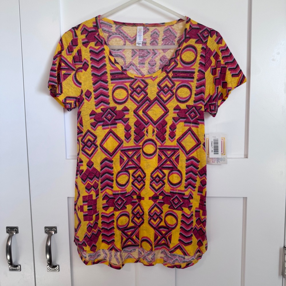 NWT LuLaRoe Classic T Women's Size XS Yellow with Geometric Pattern Linen‎ Blend